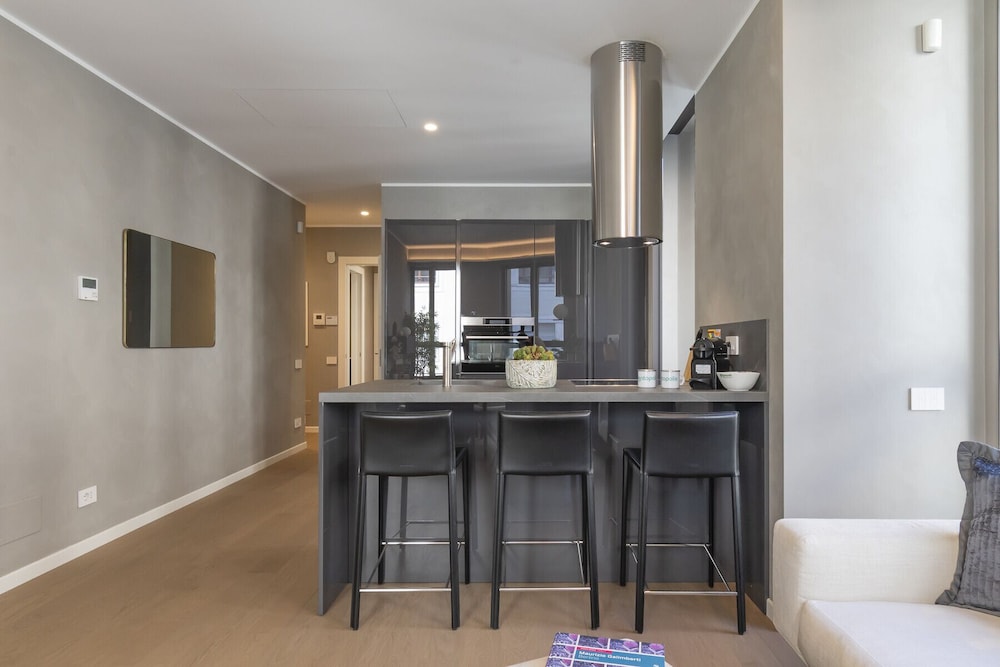 San Babila Central Tower by Rentopolis - High-end 1bdr with panoramic terrace overlooking Duomo