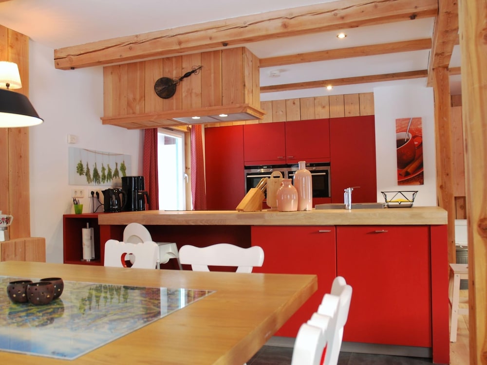Chalet Innerkrems: Experience Pure Austria at 1,600 Meters Altitude view 5