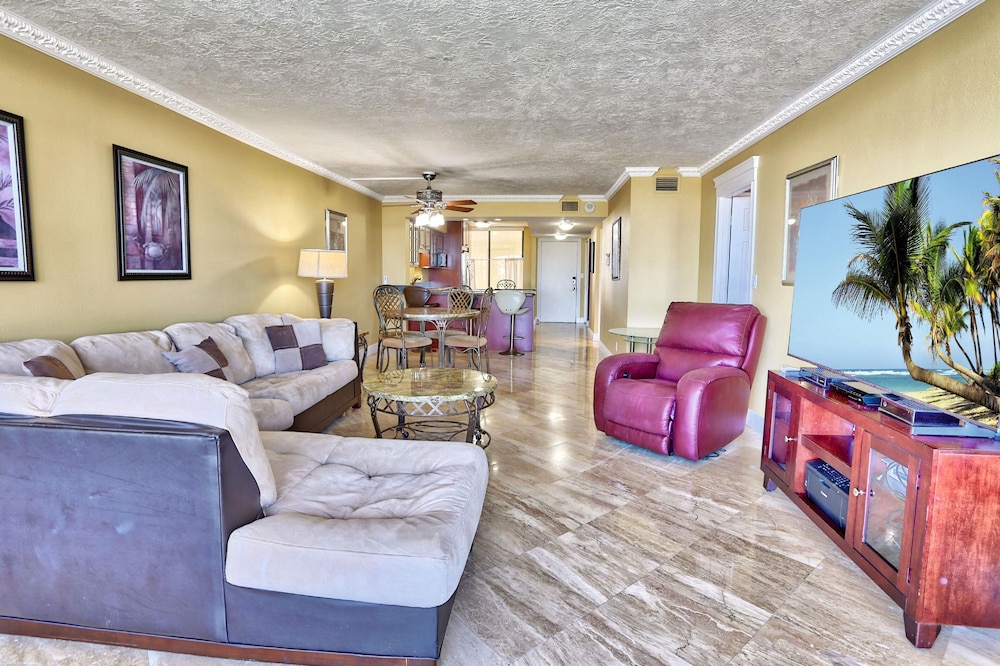 St. Pete Beach Yacht and Tennis Club 404