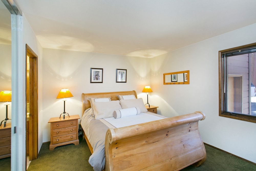 Mammoth Village Properties by 101 Great Escapes