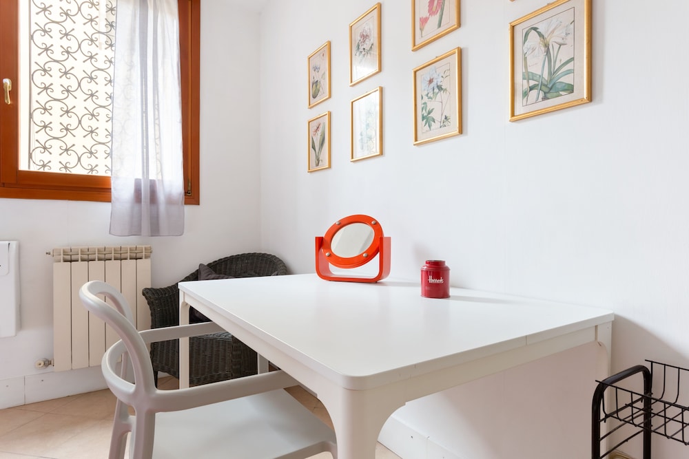 Riva Di Biasio Lovely Flat