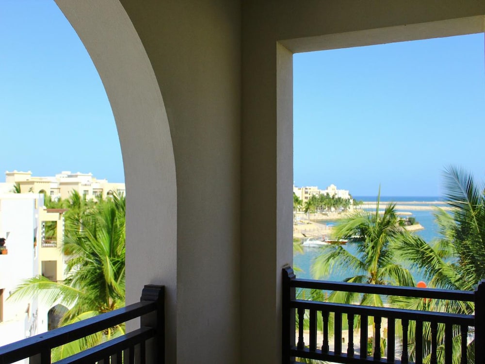 Marina View Luxury Retreat