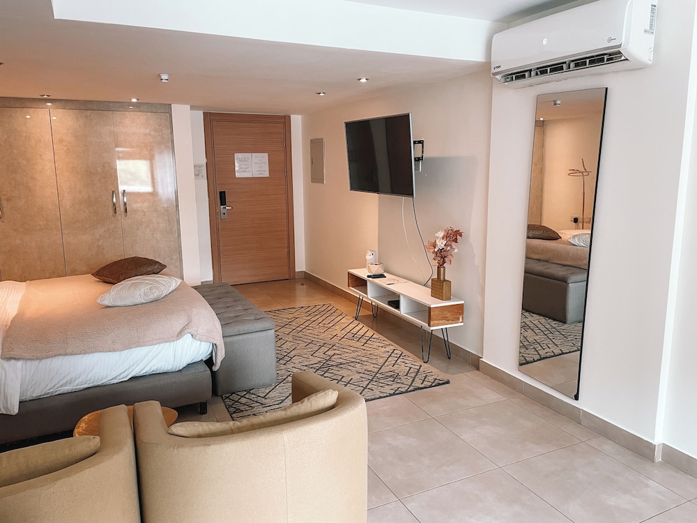 Sky Suites Airport