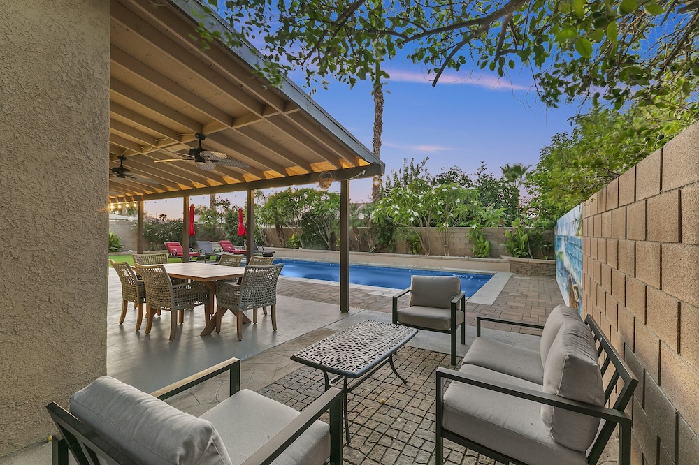Desert Oasis Retreat Palm Meadows Gem 3 Bedroom Home