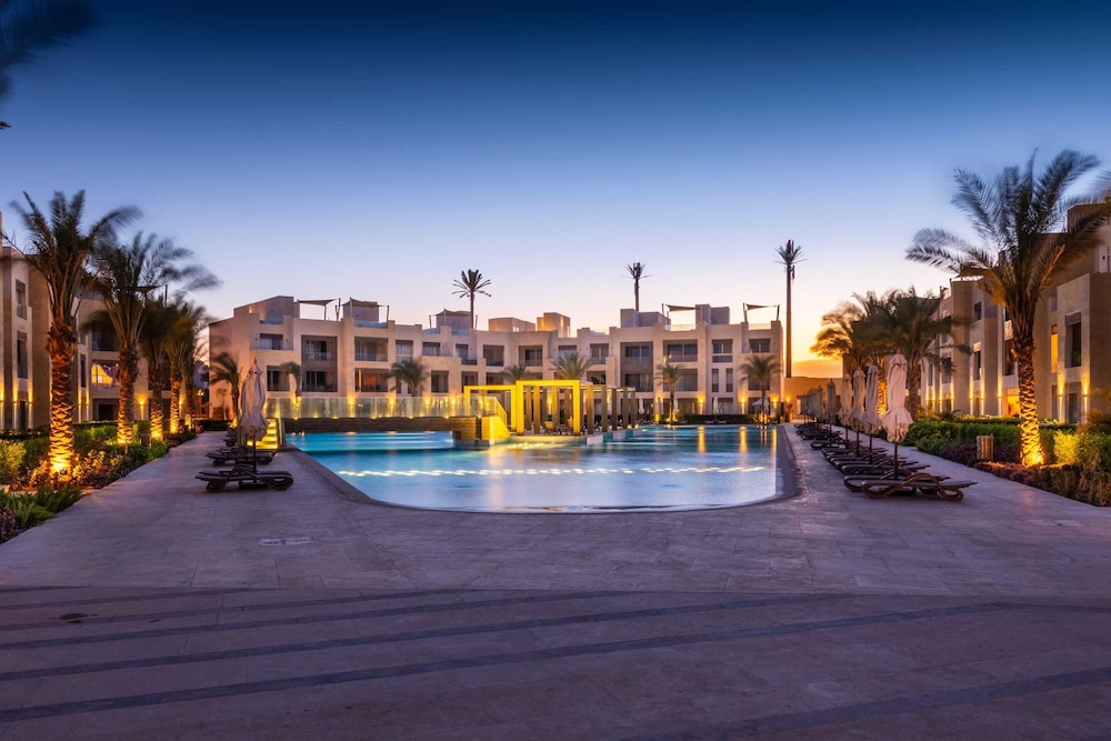 Xuru Stays I Modish & Magnific 2bdr @ Mangroovy Pool & Beach Access