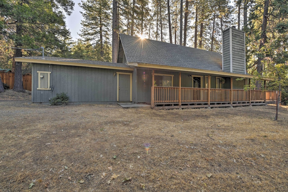 Cabin in Nat'l Forest 35 Min to Boreal Resort - Property Image 3