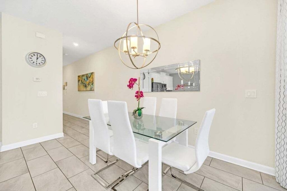 Beautiful Paradise Palms Retreat 4 Bedroom Townhouse