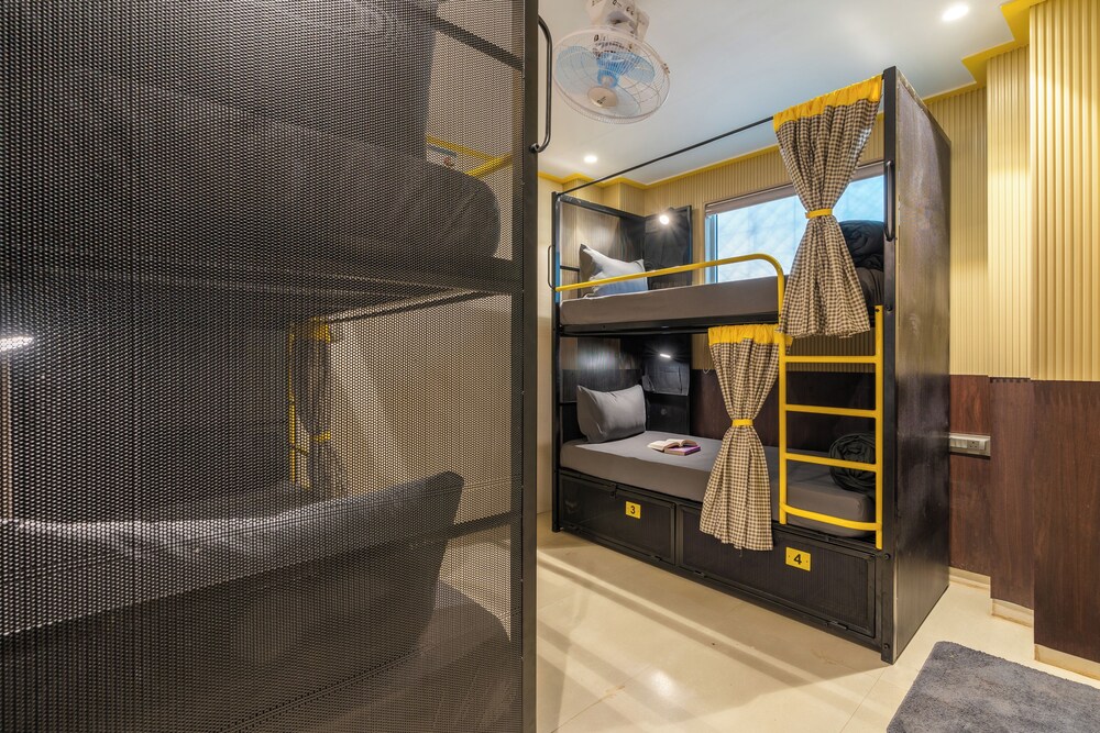 The Hosteller Mumbai, International Airport