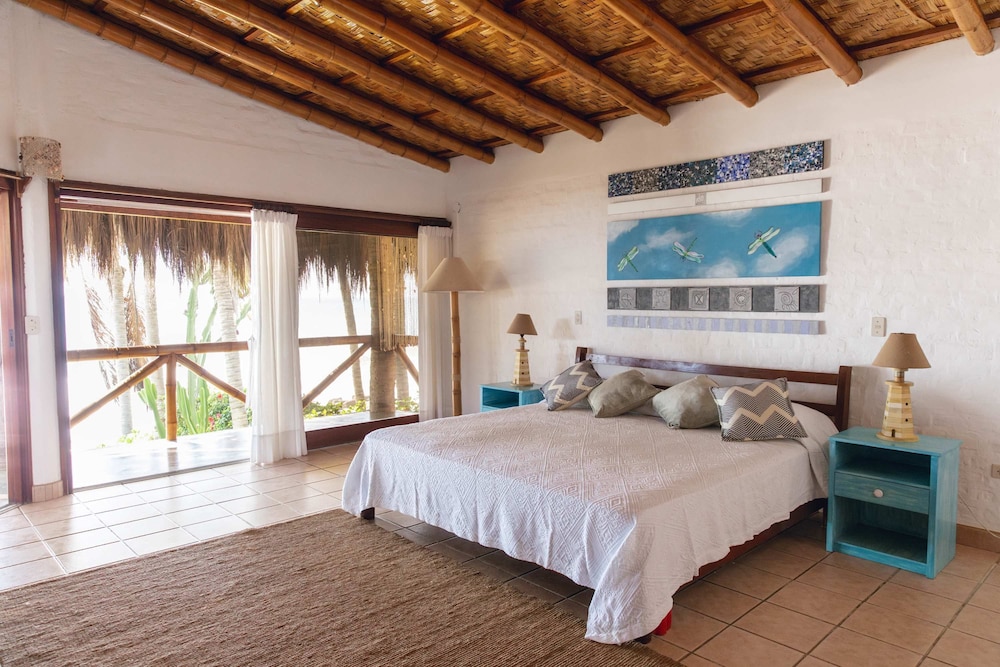 w Stylish 5BR House in Mancora