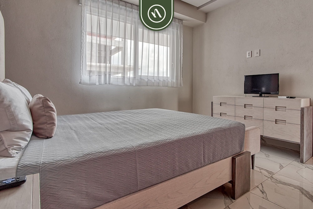2BR Condo With Private Balcony - Padel Court