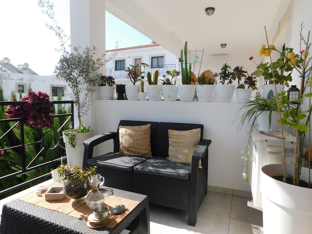 Paramount Gardens Resorts C202