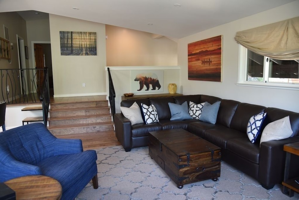 2375s Sierra House Retreat 4 Bedroom Home