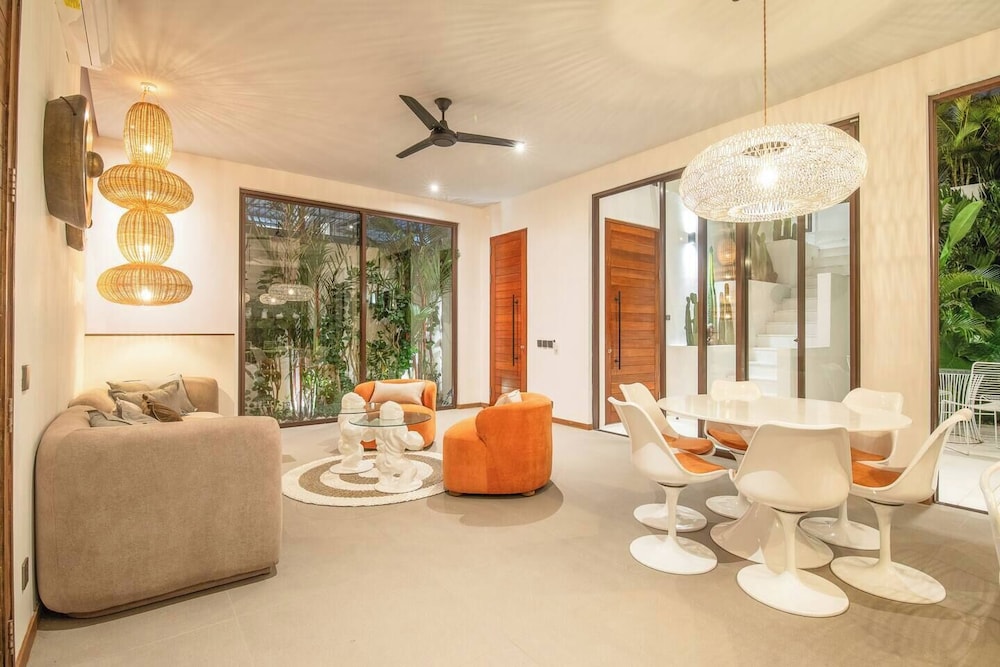 Modern 3BR Villa Enclosed Living