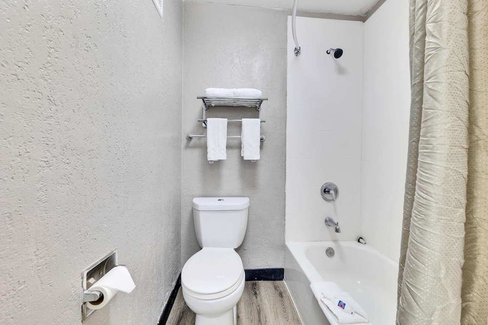 Motel 6 Austin, TX - Airport - South