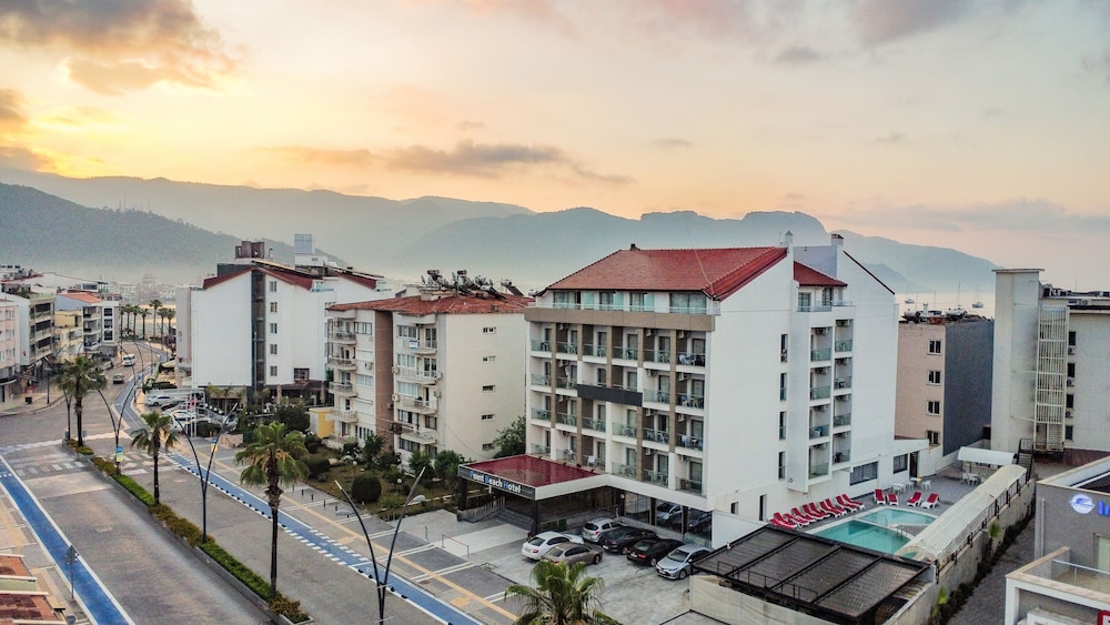 Point Beach Hotel - Image 21