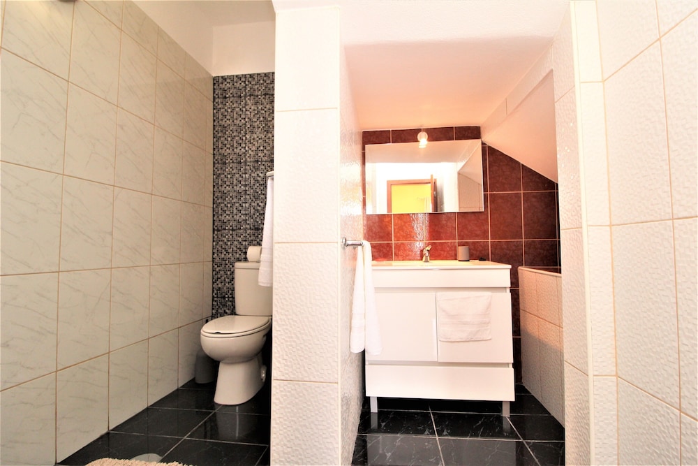 Caracas One Bedroom Apartment Sea View view 5