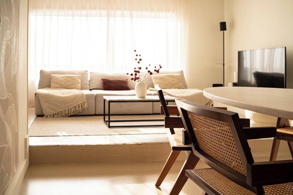Maas Suites - The River House