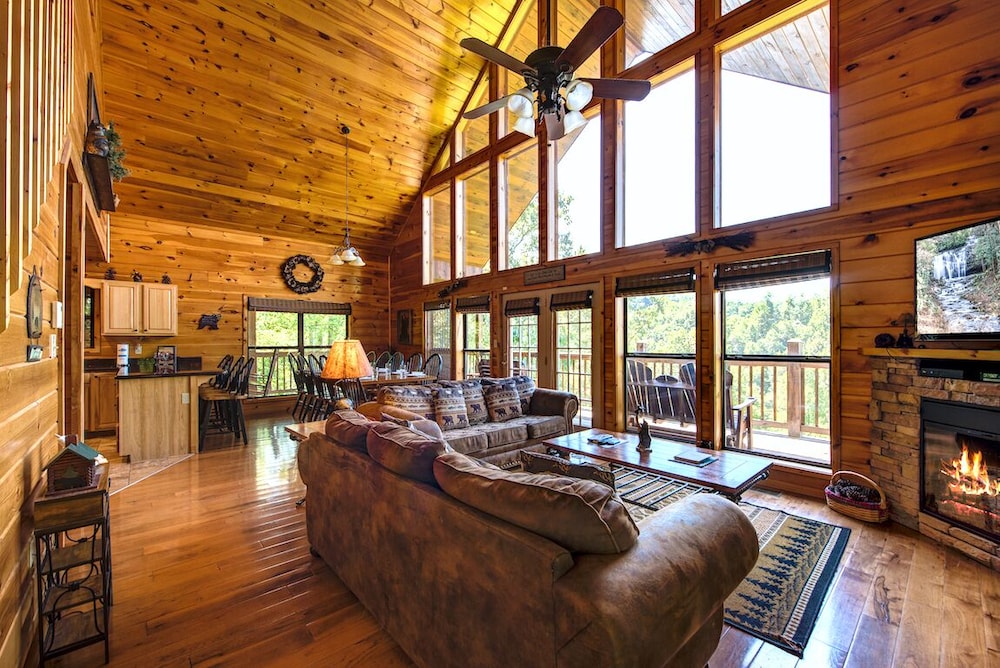 Bear Hunter by Jackson Mountain Rentals view 4