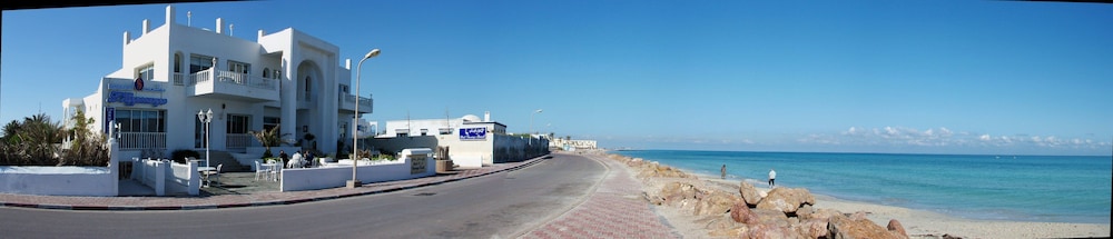 Hotel Flamingo Beach - Image 1