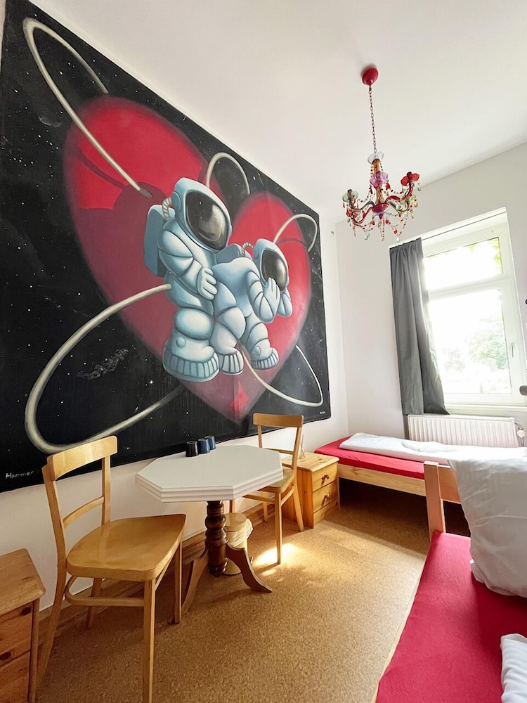 Homeplanet Hostel