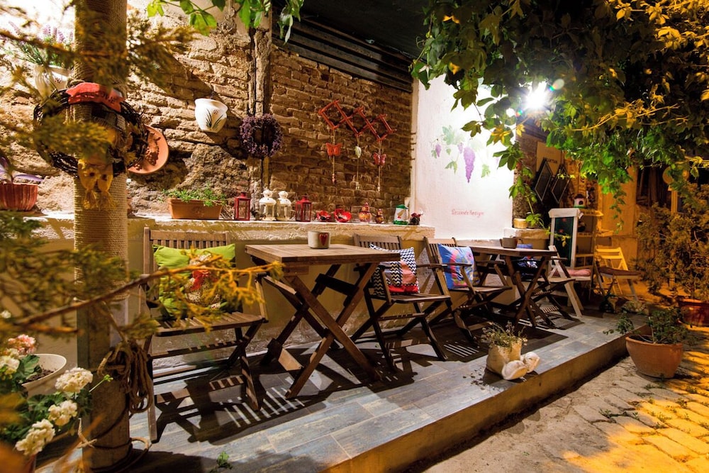 Bozcaada Butik Pansiyon - Image 17