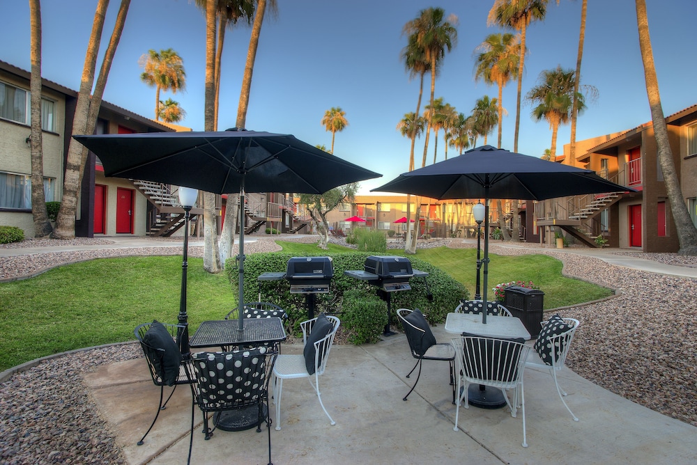 108 Fully Furnished 1BR Suite-Prime Location! by RedAwning view 4