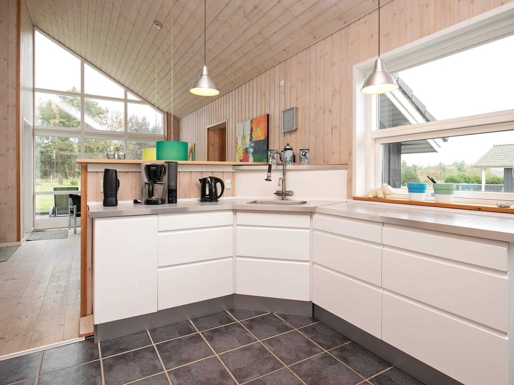 6 Person Holiday Home in Humble view 5