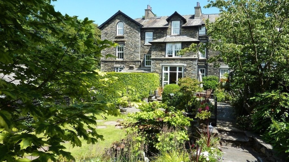 The Willowsmere - Adults Only