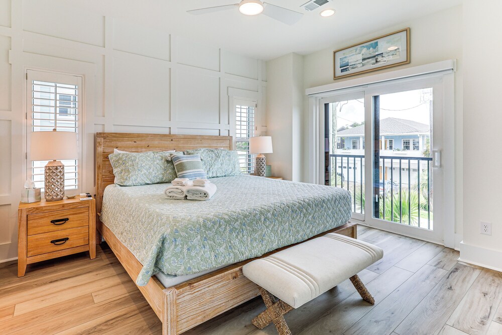 Walk to the Waves: Coastal Kure Beach Retreat
