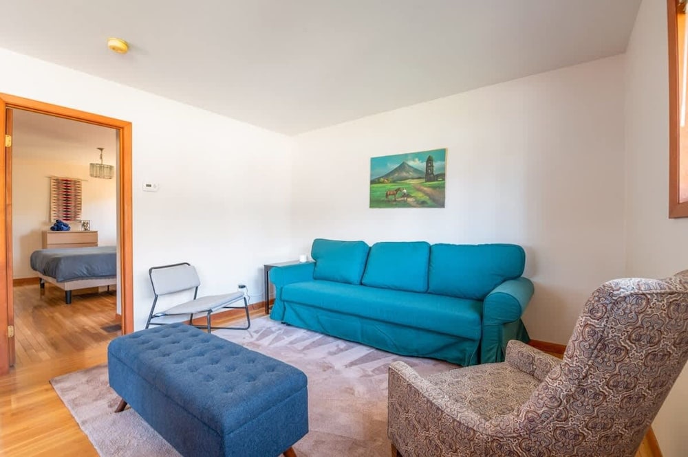 HV Spacious Retreat Sleeps 13 w Hot Tub
