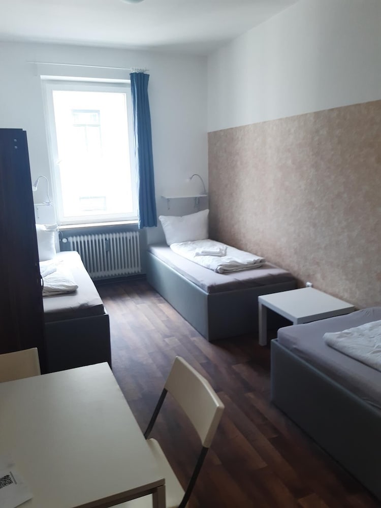2-Rent Group Hostel Apartments SEN14