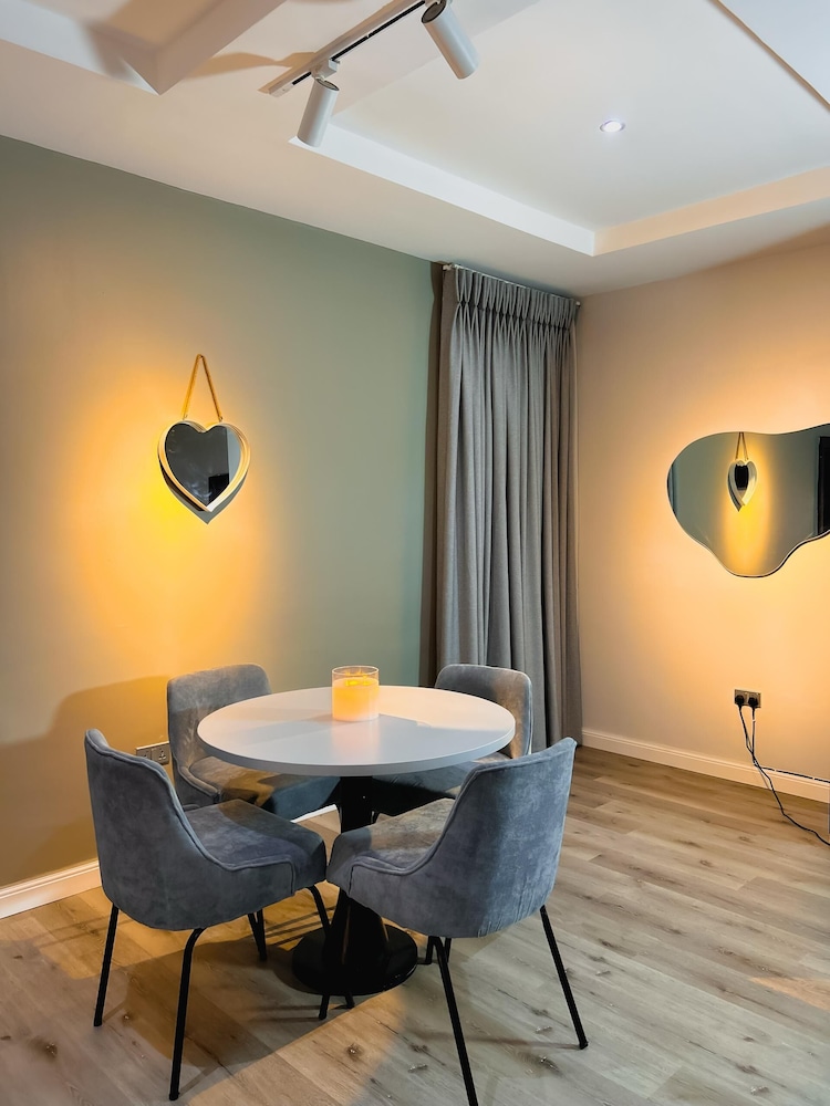 Nook and Cranny Apartment