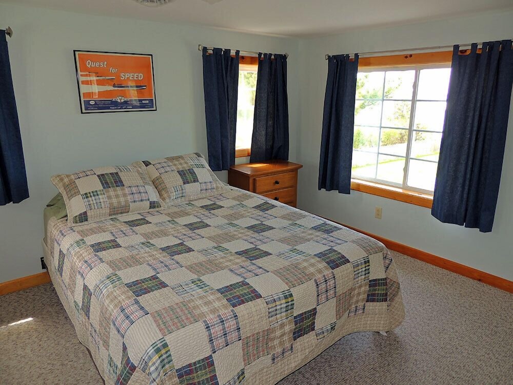 Angel Rock Waterfront Cottages and Vacation Homes