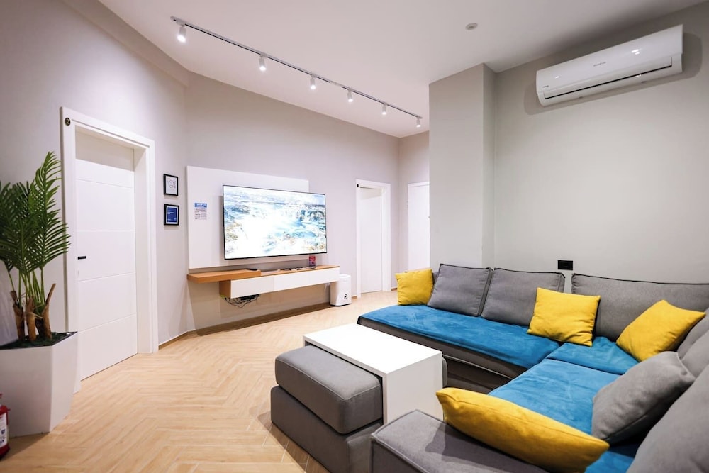 Grandstay Central 101