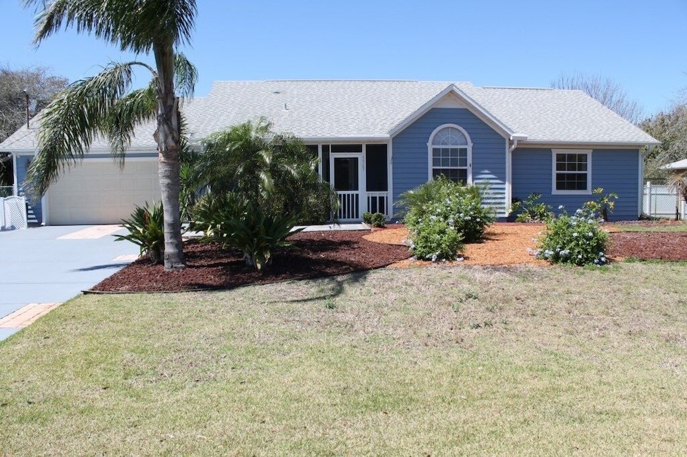Beach Blossum 3 Bedroom Home