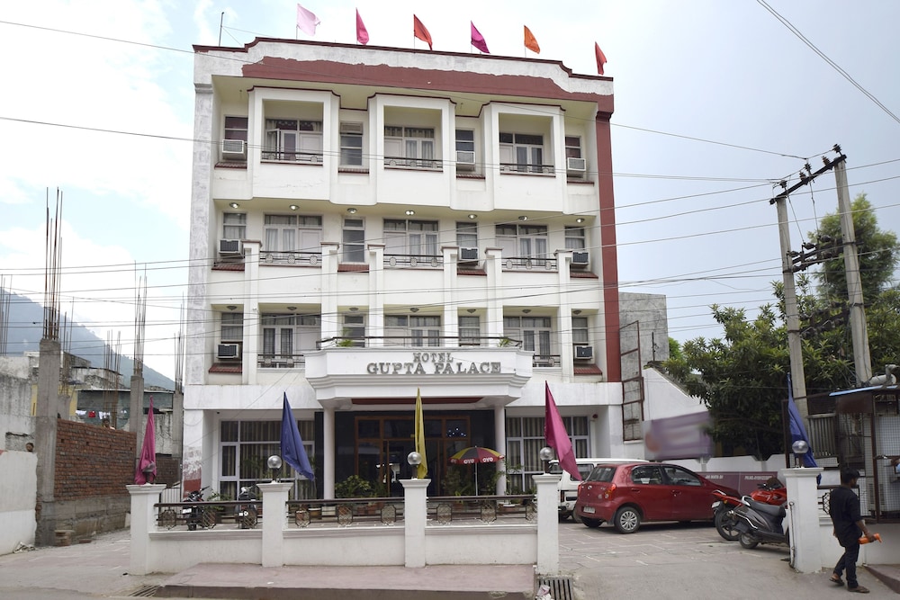 OYO 13326 Gupta Palace