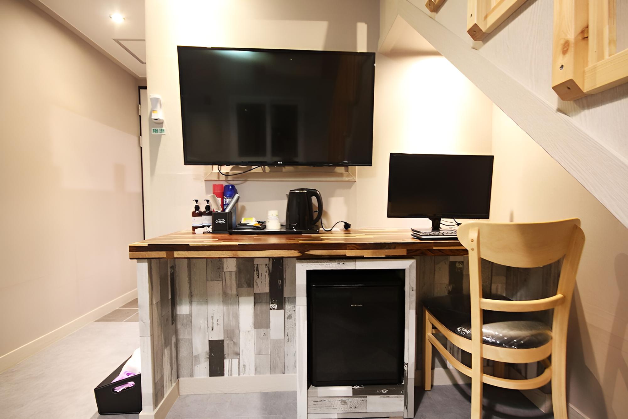 Photo 6