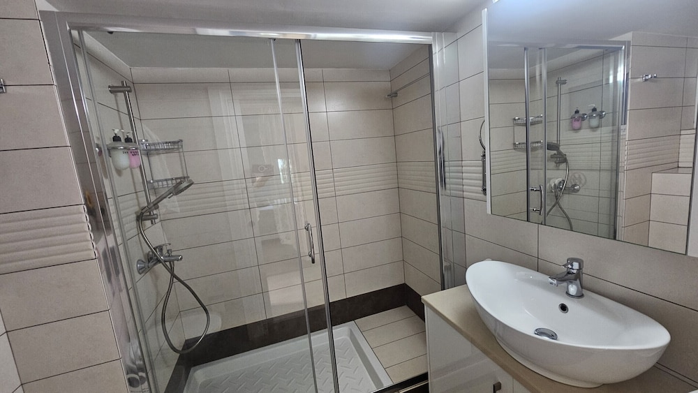 116 NIC 302a - Stay Fantasia Central Suite