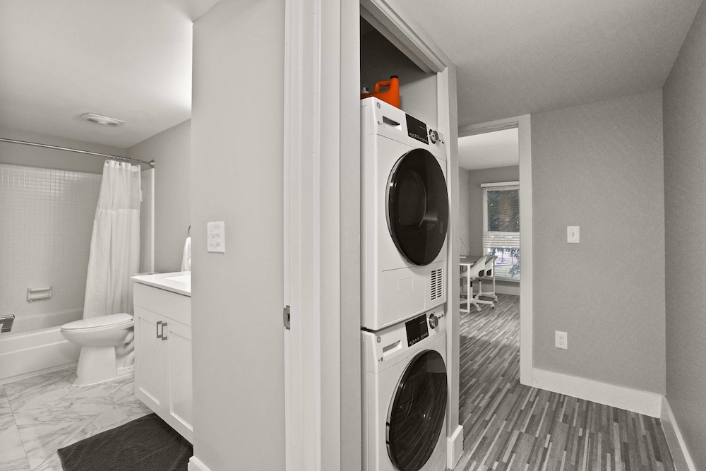 Welcoming 2BR 2BA Retreat With Modern Comforts