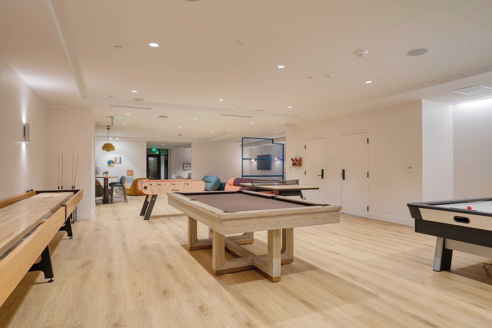 Luxe 3bdr Near Vail w/ Views Gym, Pool, Game Room Alpine Oasis at Frontgate