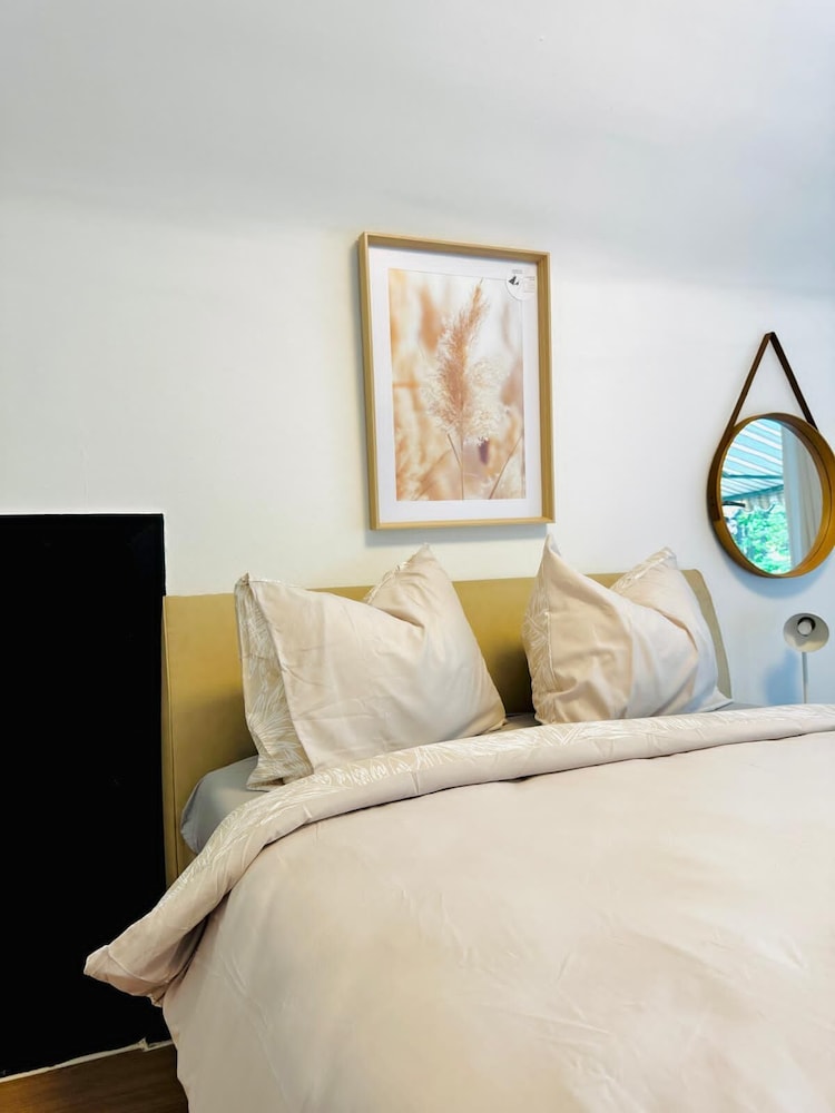Cozy Garden Villa near Danube For 16P