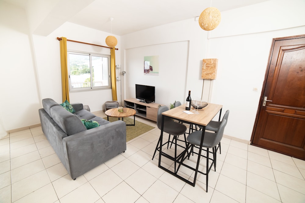 Le Calou, Studio vue Mer et Montagne, Sainte-Clotilde, Keylodge Réunion view 5