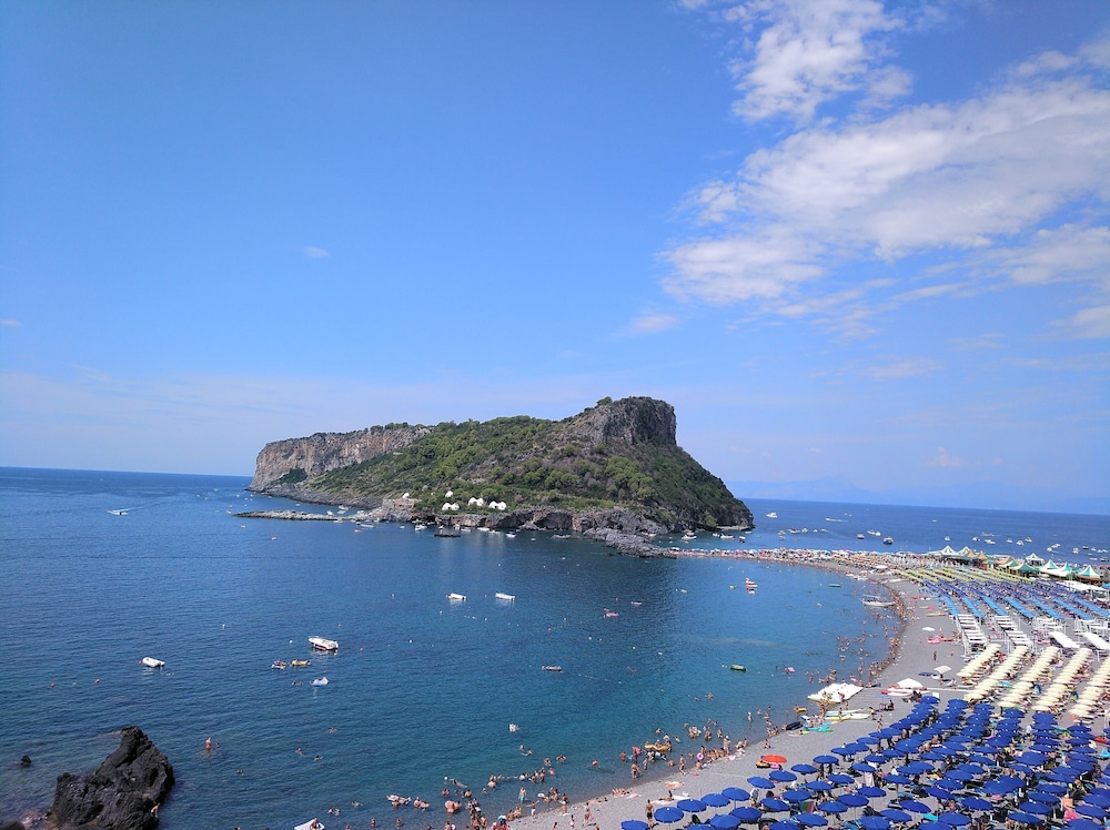 Villaggio Turistico La Mantinera Hotel