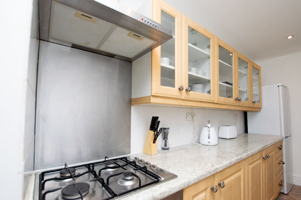Large Garden Apartment Central Bristol view 3