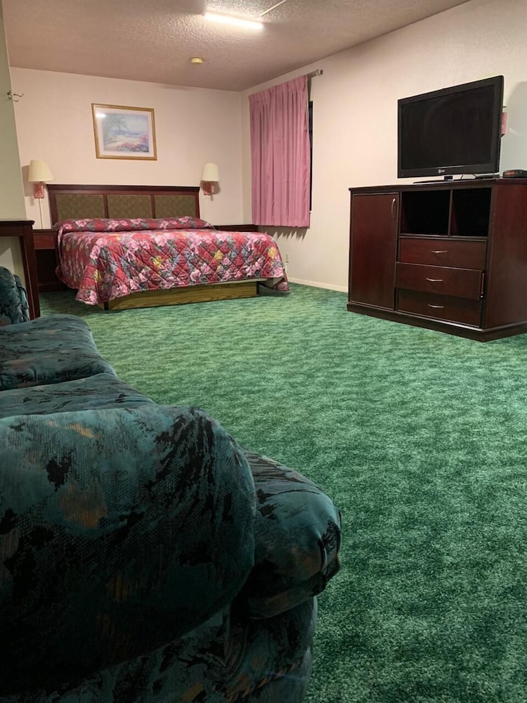 Travelers Inn