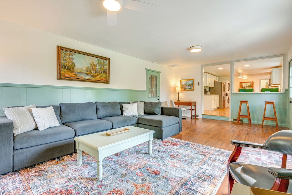 Sand Lake Retreat: Canal Access & Large Yard!