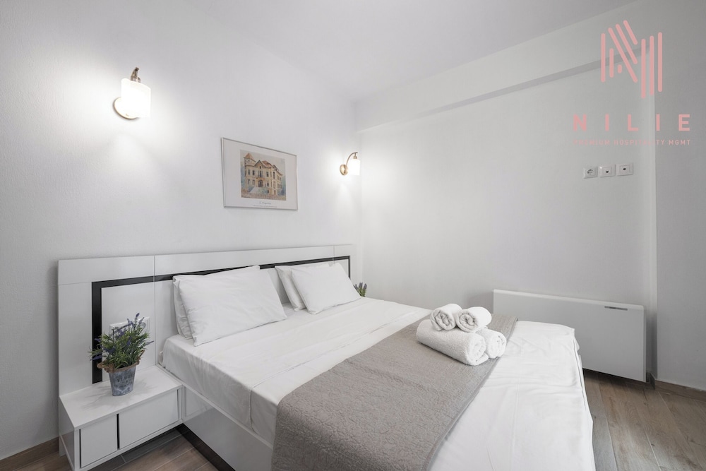Azur Residences, Nilie Hospitality MGMT