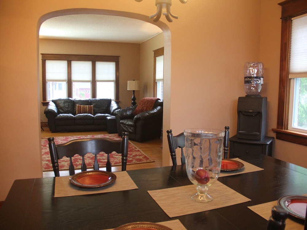 Eastwood Tourist Lodge