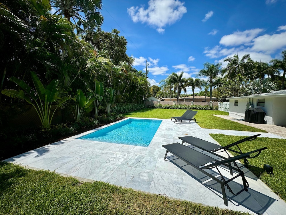 Spacious 3BR Home 2 Baths Amazing Pool Area