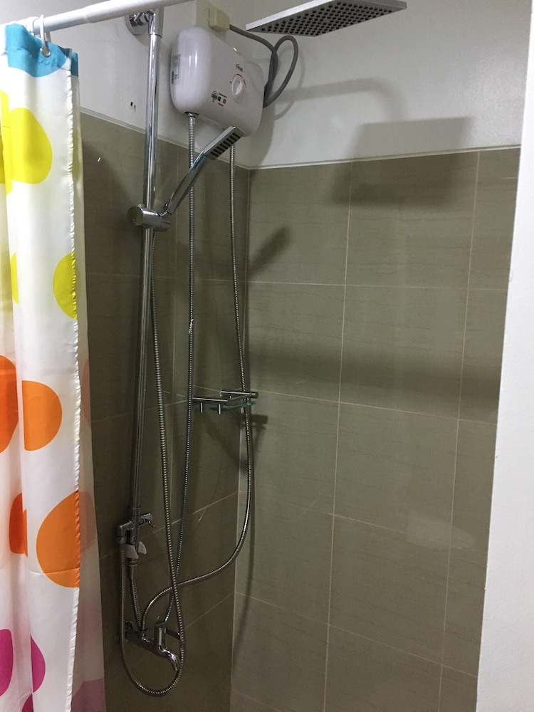 USP Suites at Shore Residences